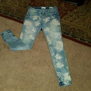 Jessica Simpson Floral Embroidered Jeans 28